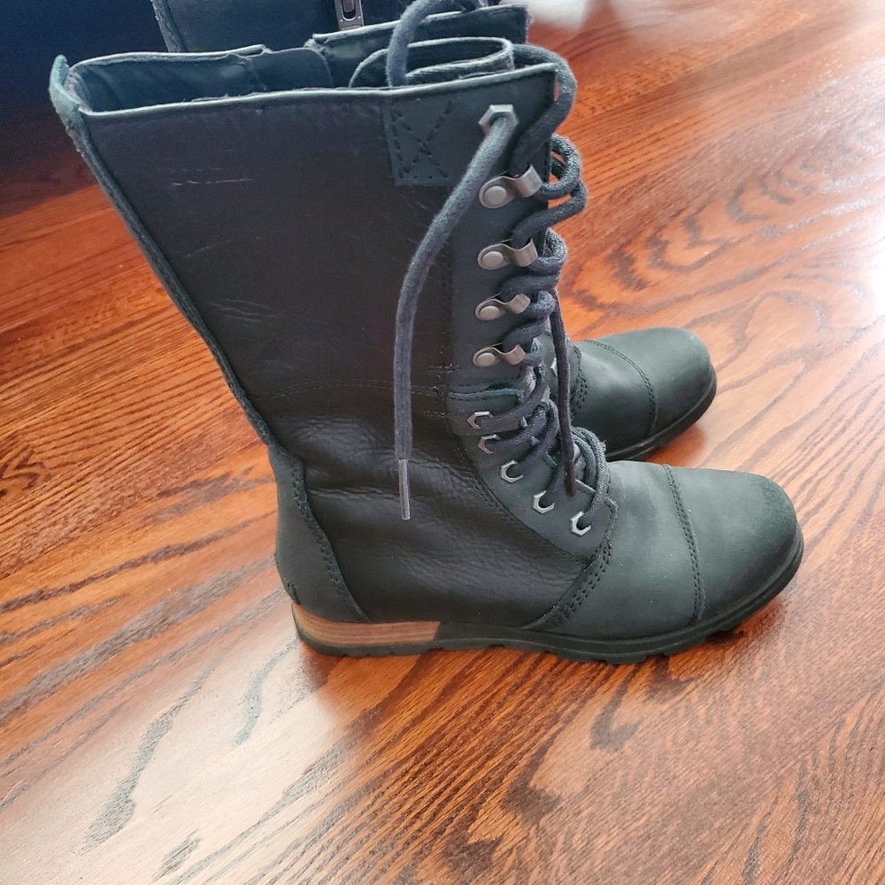 Sorel women's boots size 7